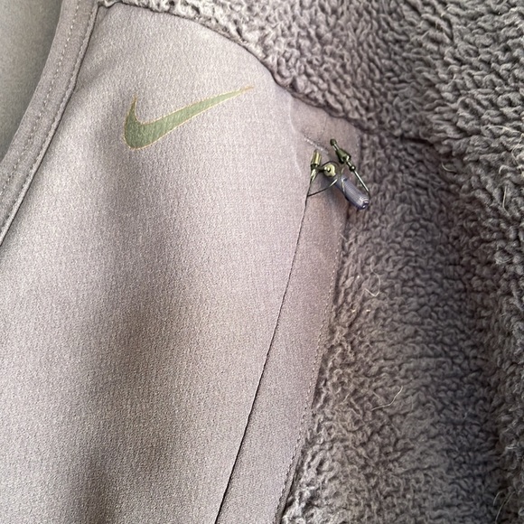 Nike Fuzzy Wrap Jacket Size L - Picture 3 of 5